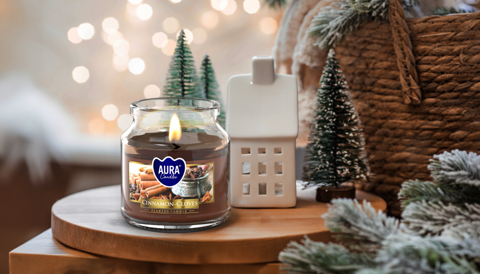 Poczuj magię Świąt z marką Aura - świece, które otulą Twój dom zapachem i blaskiem