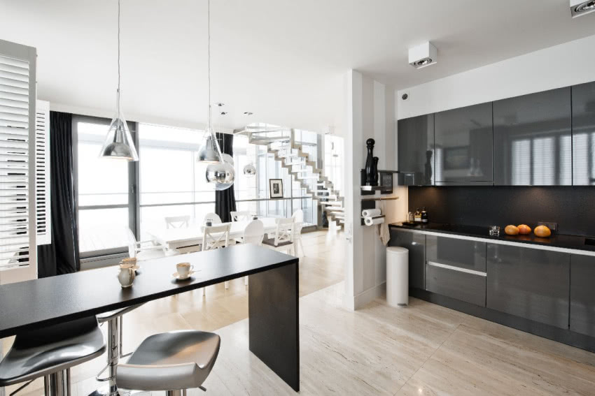 Granicę między kuchnią a jadalnią wyznacza...