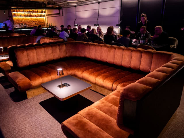 Wielka kanapa w MOXO