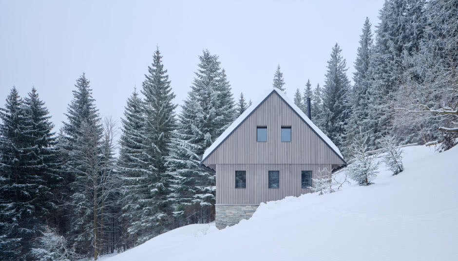 Alpejski dom w Karkonoszach - zbudowany w zgodzie z okoliczną architekturą