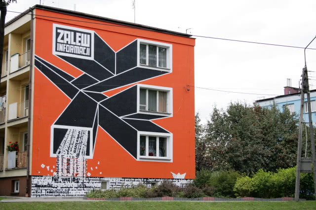 Mural „Zalew informacji”,
09.2008, Serock, ul. Pułtuska 39,
fot. dzięki uprzejmości artystów
