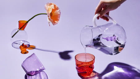 Fioletowy Very Peri - z czym łączyć kolor roku 2022?