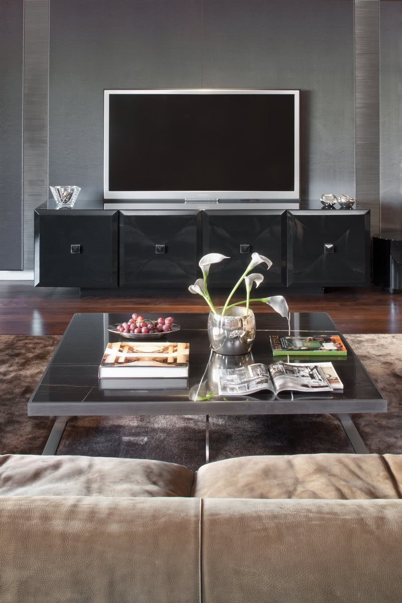 Kanapa i fotele Housse ze skóry nubuk firmy...