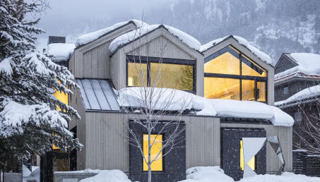 Rezydencja w Aspen z oszałamiającym widokiem! Kształt jej dachów przypomina szczyty gór