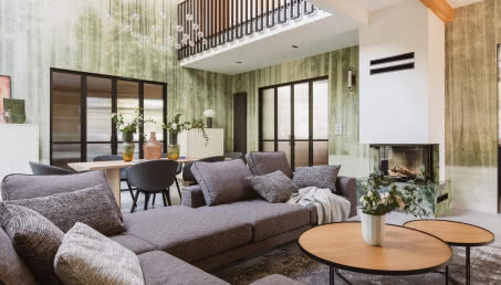 Las w roli głównej! Nietuzinkowe wnętrza domu dla rodziny