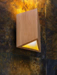 Ciekawym akcentem
w nowoczesnym wnętrzu jest
lampa Trekant z serii Wood
Collection firmy SPOT Light