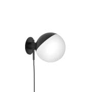 Niskie ramy łóżkowe to dobry pomysł dla młodych....