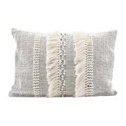 Niskie ramy łóżkowe to dobry pomysł dla młodych....