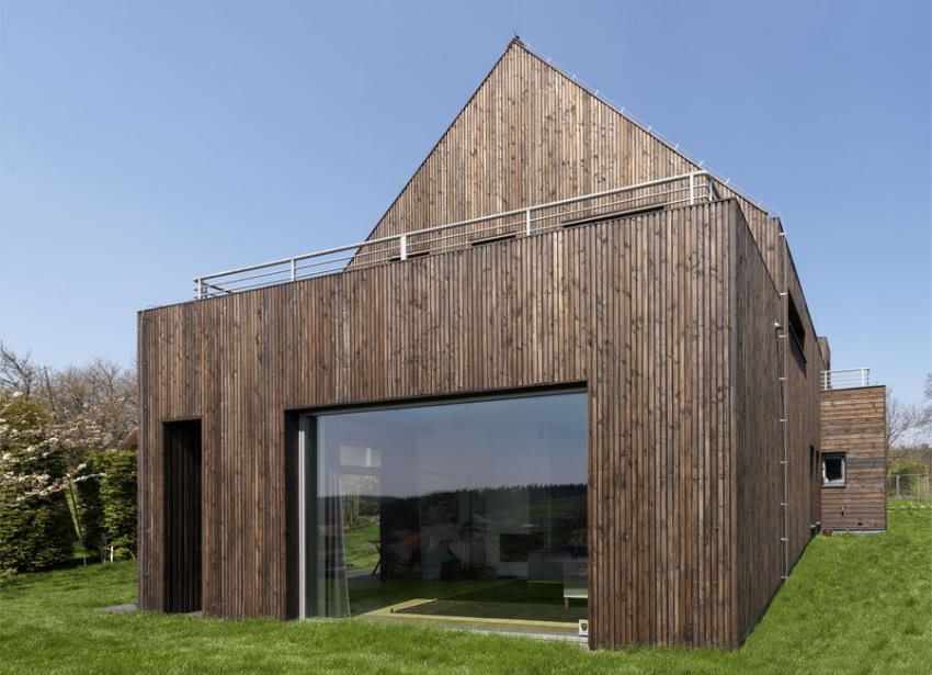 Dom w Burowie. Dzięki temu, że między drewnianą...