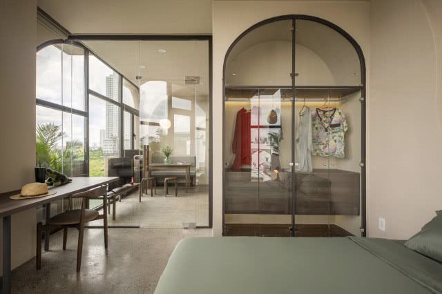 garderoba z łóżkiem