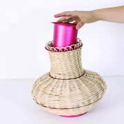 Kształty wazonów Awateef zostały zainspirowane...