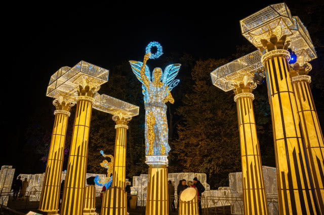 ogrody w Wilanowie - grecki świat, kolumny