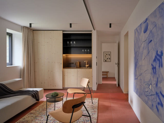 gościnny pokój z aneksem kuchennym