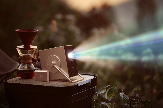 projektor włączony, smuga światła