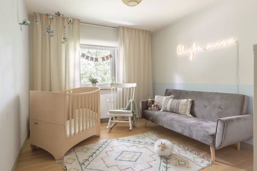 W pokoju Jasia stanęło łóżeczko duńskiej
marki...