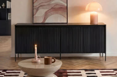 Mid-century modern bez odtwarzania epoki. Jak korzystać z tej estetyki, wybierając nowe meble?