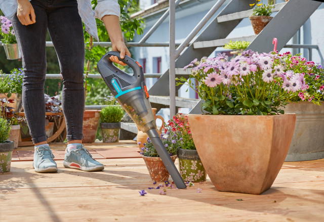 odkurzacz ręczny EasyClean Li