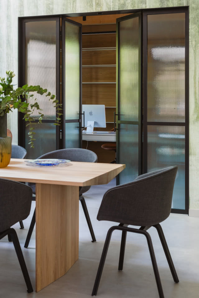 drzwi ze szkłem typu flutes