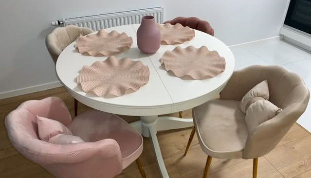 Krzesła muszelki - najnowszy hit wnętrzarski! Nie tylko do wnętrz Glamour