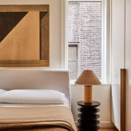 Nowojorski dom jak z lat 60-tych - zaskakujący, niekonwencjonalny, odkrywczy! Przekonajcie się sami!