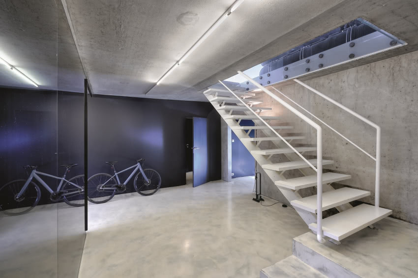 Przestrzeń holu jest duża
i wygodna, mieści...