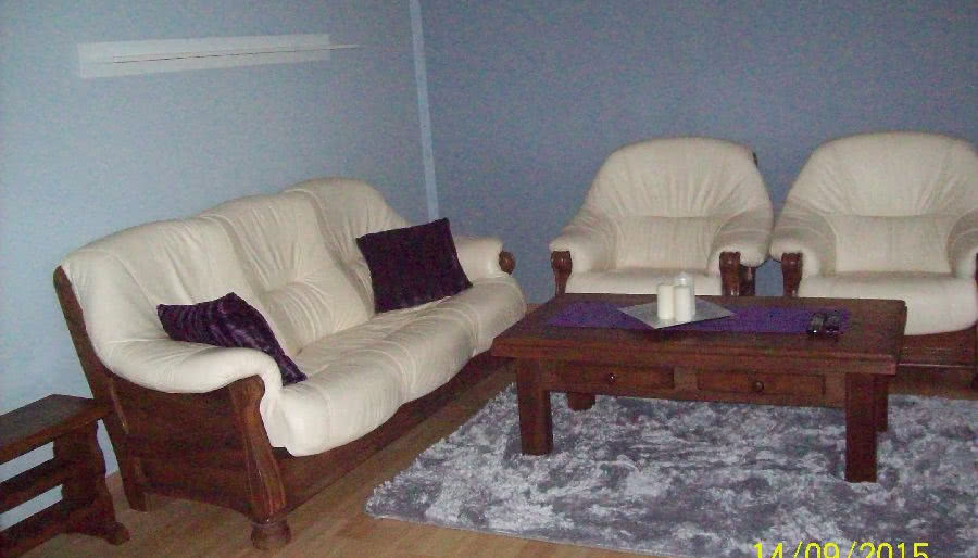 Meble do salonu z kominkiem