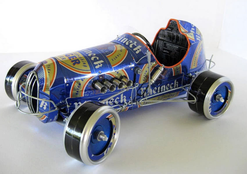 Seria modeli aut z puszek po napojach, etsy.com