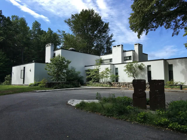 dom inspirowany Bauhausem