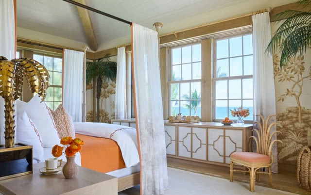 sypialnia  z tapetą w drzewa