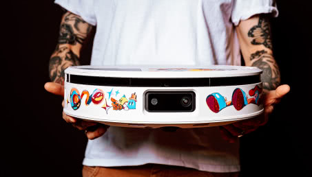 iRobot znów gra z WOŚP - unikatowa Roomba Max 705 Combo i autorski plakat już dostępne na aukcji