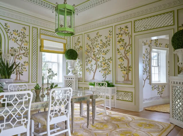 fragment stołu, widok na ścianę