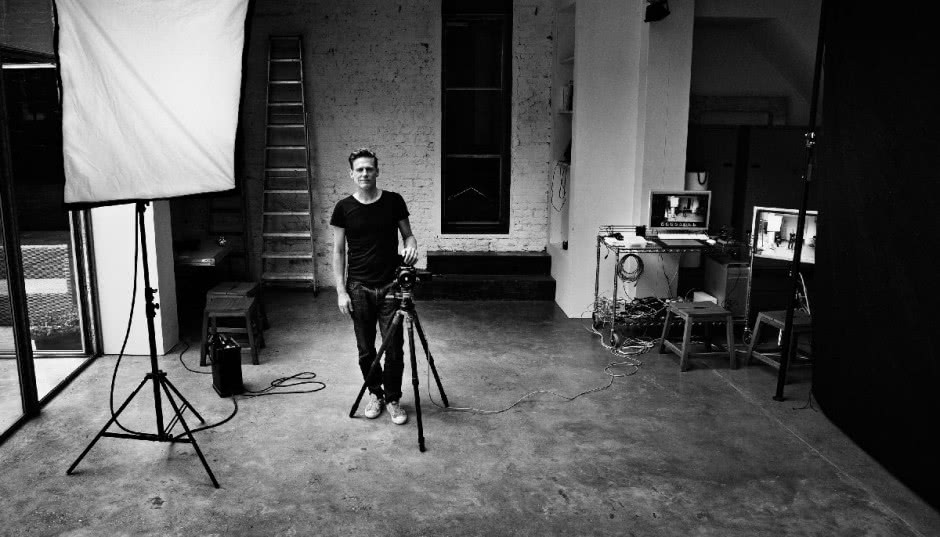 Bryan Adams - Exposed