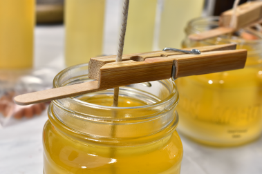 Jak zrobić świeczkę? Praktyczny poradnik diy