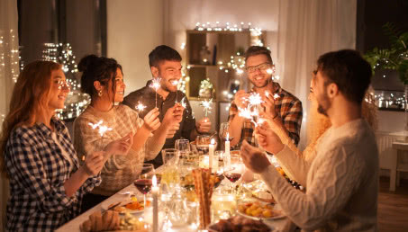Co robić w sylwestra w domu: 15 fajnych pomysłów na sylwestra w domu we dwoje, z przyjaciółmi lub samemu
