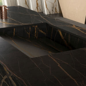 Najmodniejsze materiały w przestrzeni łazienki