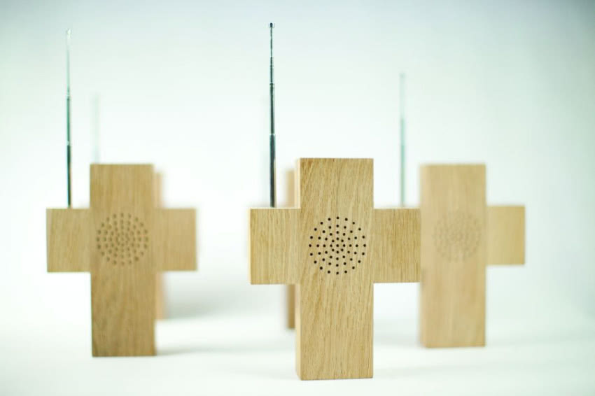 "Radio" w kształcie krzyża, kontrowersyjny...