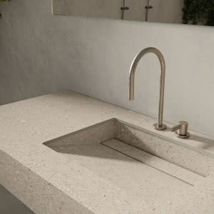 Najmodniejsze materiały w przestrzeni łazienki