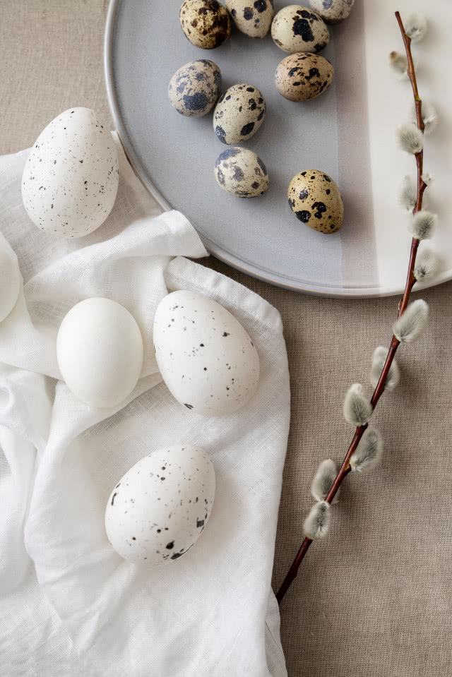 jajka wielkanocne i bazie