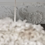 Loftowe wnętrza pracowni projektowej w starej kamienicy