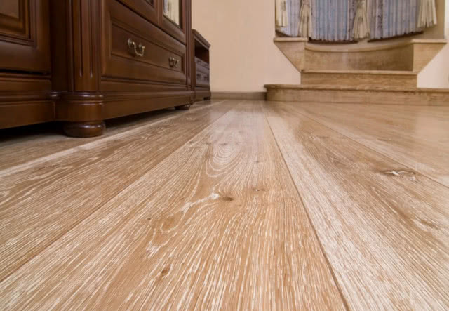 postarzane deski podłogowe, komoda