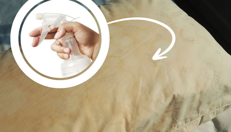 Żółte plamy na poduszce to przeszłość. Proporcja taniej mieszanki 1:2 usuwa bakterie i zacieki