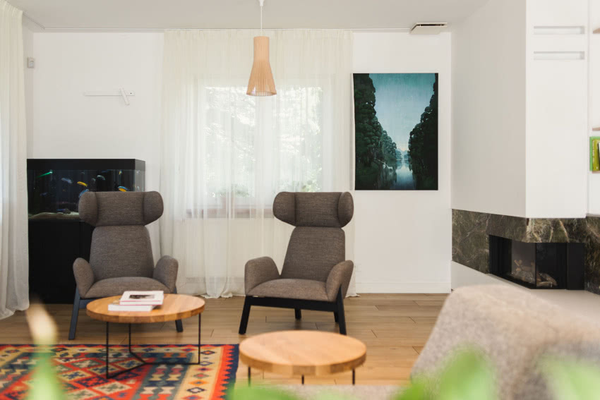 W tle widać kinkiet polskiej
marki Chors Hello....