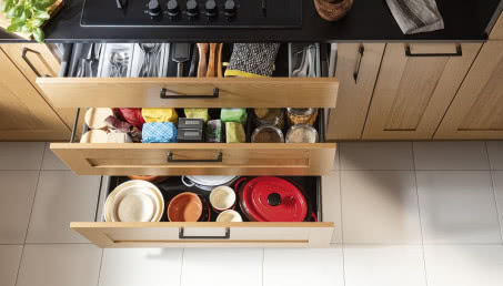 Jak wybrać dobrą szufladę kuchenną? 4 rzeczy, które warto wiedzieć