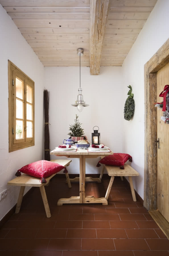 Kącik jadalny też w świątecznej dekoracji.