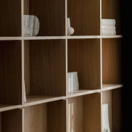 Mieszkanie singielki urządzone w spokojnych barwach