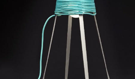 Lampa UL - pomysł i kolorowy kabel