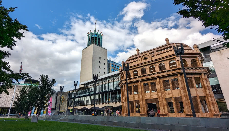 W Anglii powstała kamienica z kartonowych pudeł! Rozebrano ją...jeszcze tego samego dnia!