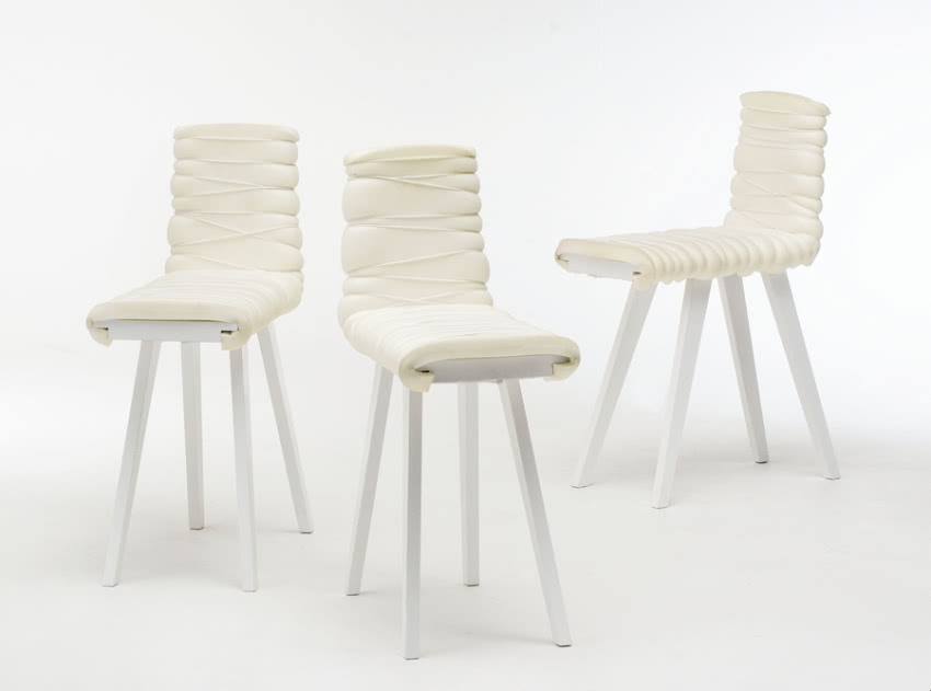 Dłuuugie krzesło - tapicerowane o zachwianych...