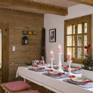 Wiejska chata świątecznie