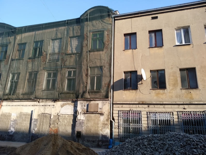 Ruiny kamienicy na ul. Wschodniej 50, w której...